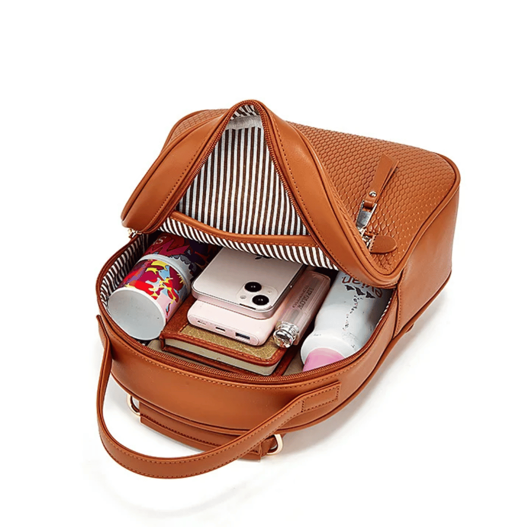 Amanda Salles Leather Backpack Kit