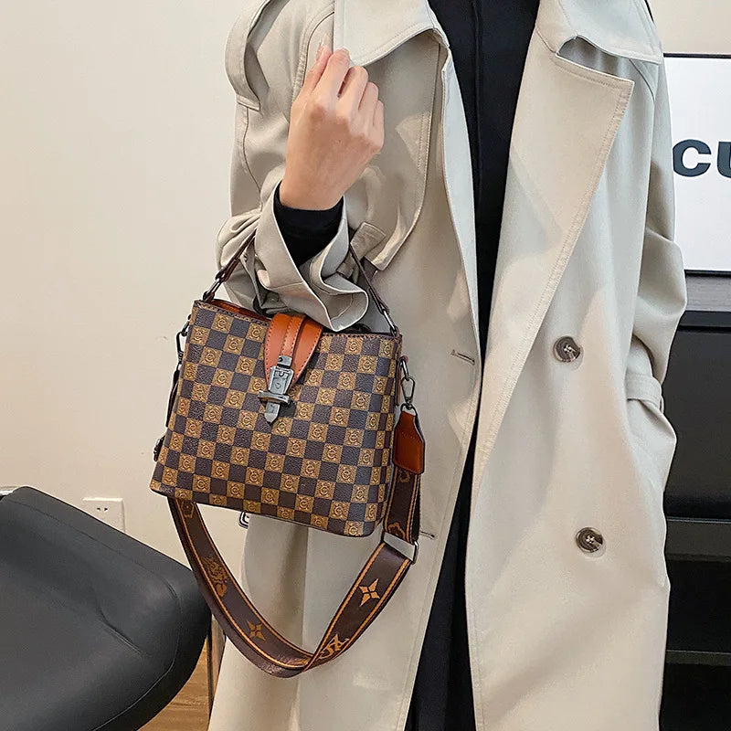 Santo Estilo leather bag